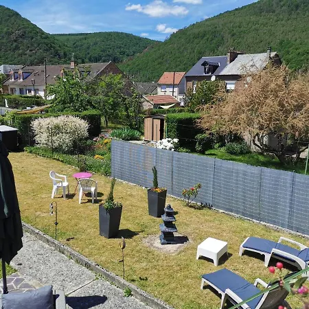 Les Marmottes Revinoises Bed & Breakfast